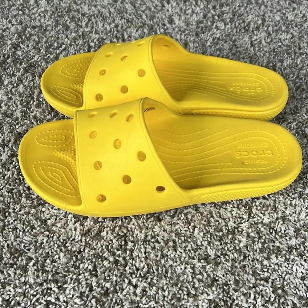 Crocs Adult Unisex Classic Crocs Slide in Lemon Yellow